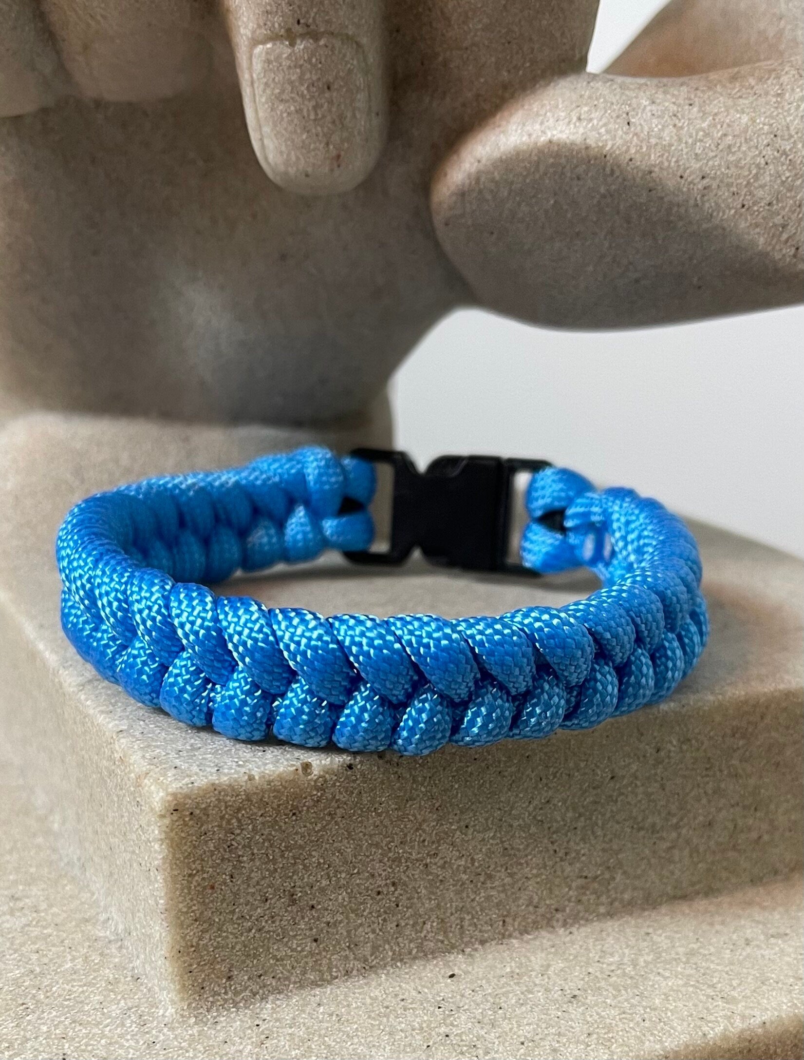 Fishtail Style - Paracord Bracelet - Ocean Blue Color - Made to Order – Plastic - Metal Buckle – Show Your Team Spirit
