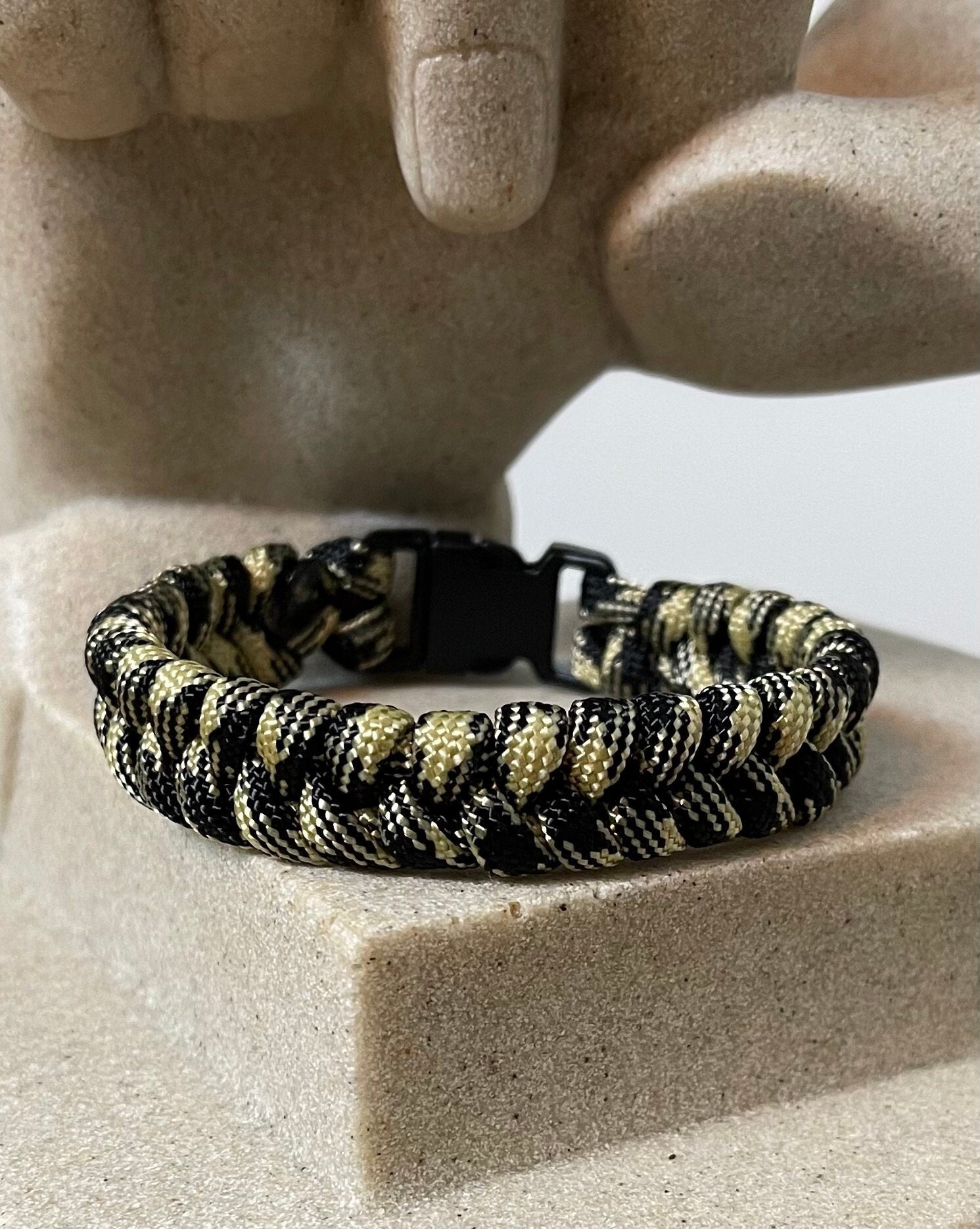 Fishtail Style - Paracord Bracelet - Knights Camouflage Color - Made to Order – Plastic - Metal Buckle – Show Your Team Spirit