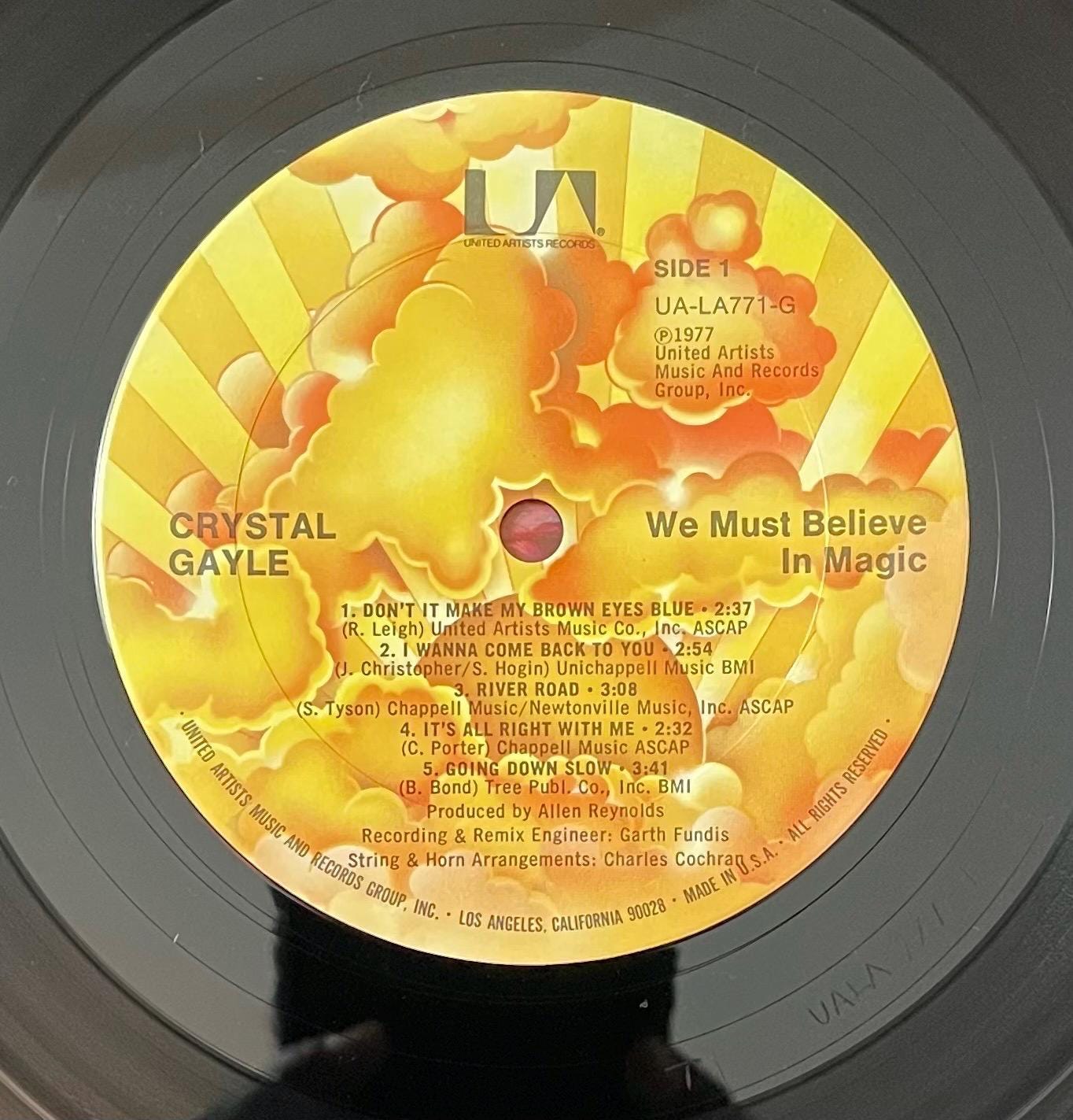 Vintage Vinyl - Crystal Gayle - We Must Believe In Magic - Pop Rock/Soft Rock/ Country - United Artists Records - 1977 - VG+